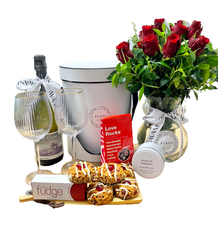 Lovers Falls Hamper